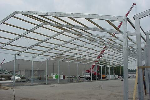 Montagehilfe beim Hallenbau – Bild 8